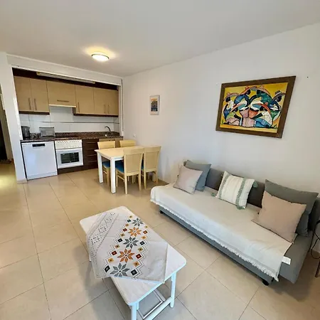 Apartament With Sea View Pool & Private Parking *