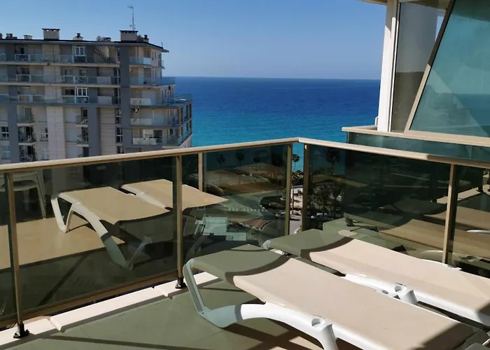 아파트 Con Vista Al Mar Y Parking. *